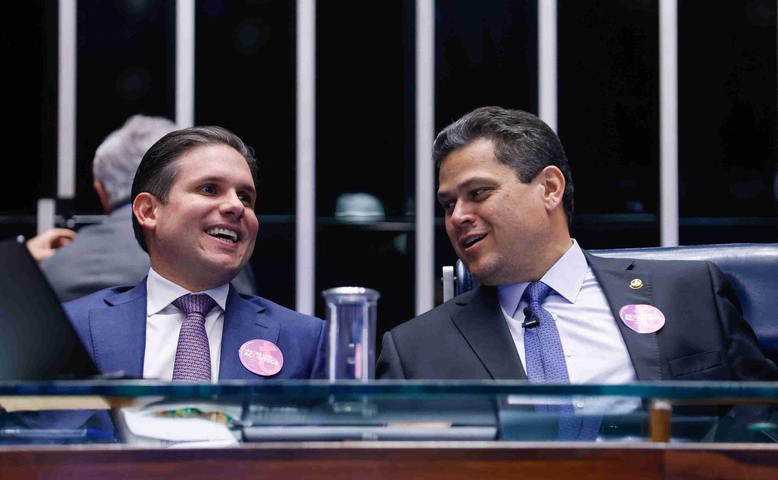 Oposição tenta articular reunião com Motta e Alcolumbre para reagir a pacto com Lula