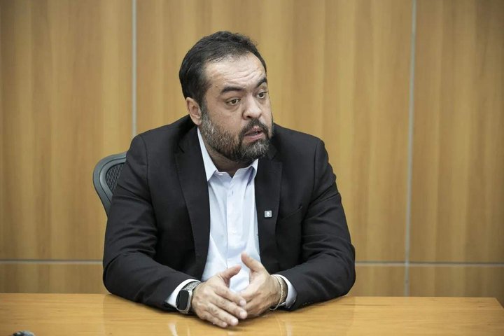 Eleição direta ou indireta? Chance de cassação de Castro gera dúvida sobre regra a ser seguida