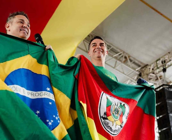 Após apoio do PT a Juliana Brizola, Zucco lança pré-candidatura ao governo do RS em palanque com Flávio Bolsonaro