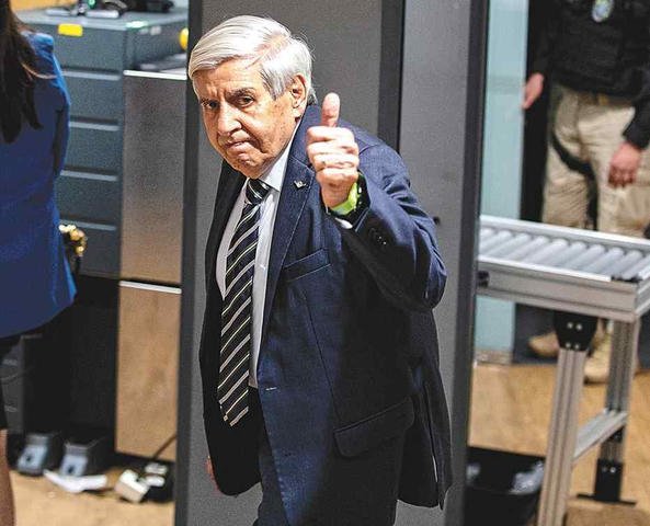 Militares veem Heleno ‘aéreo’ na prisão e ampliam pedido para ex-ministro de Bolsonaro cumprir pena em casa