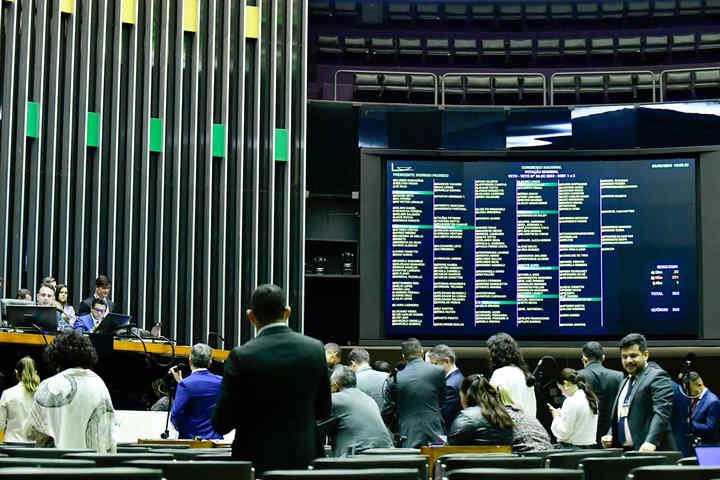 Entenda irritação do Congresso após sinalização do Planato de que deve vetar ‘jabuti’ de R$ 1,9 bi em emendas