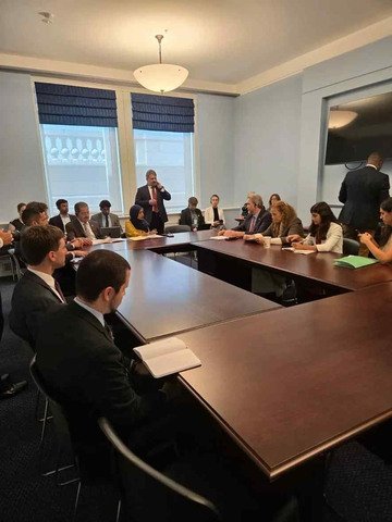 Reunião com a deputada Ilhan Omar — Foto: Divulgação