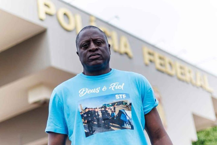 Deputado aliado acompanhou comboio da PF levando Bolsonaro para prisão