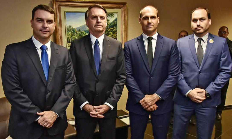 Ações de filhos justificaram derrotas jurídicas e prisão de Bolsonaro nos últimos meses; relembre