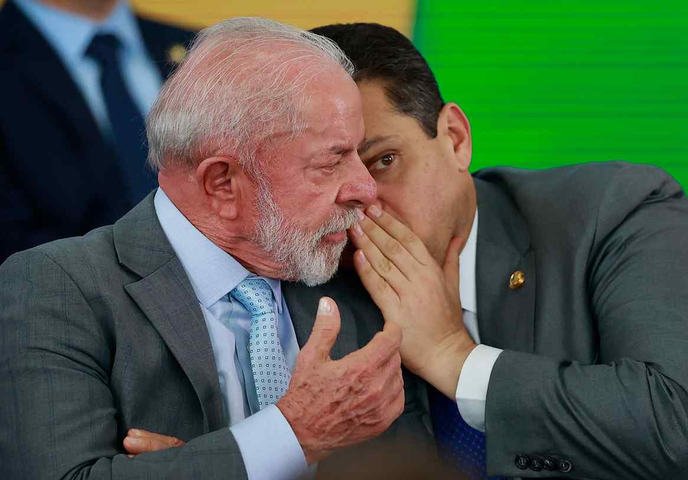 Novo encontro entre Lula e Alcolumbre teve conversa protocolar e sem sinais de reaproximação