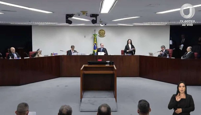 Moraes manda prender último núcleo de condenados por trama golpista e encerra fase de recursos no STF