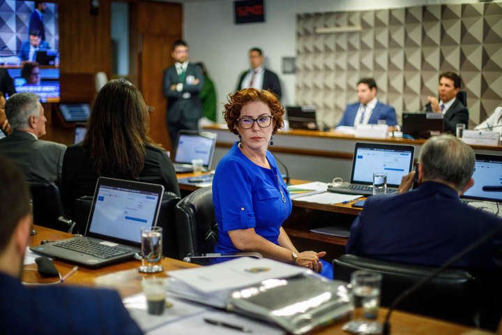 Renúncia de Zambelli: Motta conversou com líderes do PL e familiares da parlamentar em busca de saída, dizem aliados