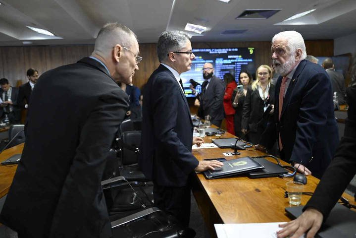 CPI do Crime Organizado inicia fase de depoimentos com diretores da PF