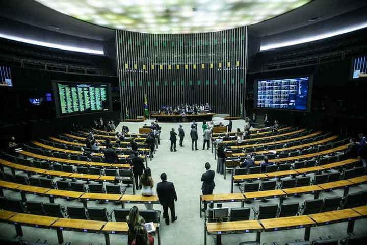 Governo libera R$ 1,8 bilhão em emendas em uma semana e tenta reduzir pressão do Congresso no fim do ano