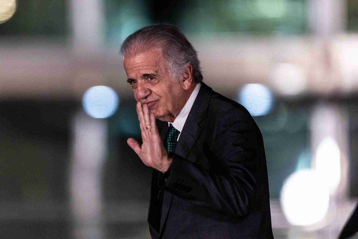 Múcio afirma que, em caso de invasão dos EUA, melhor opção é 'abrir o portão': 'Não tem equipamento, nem dinheiro'