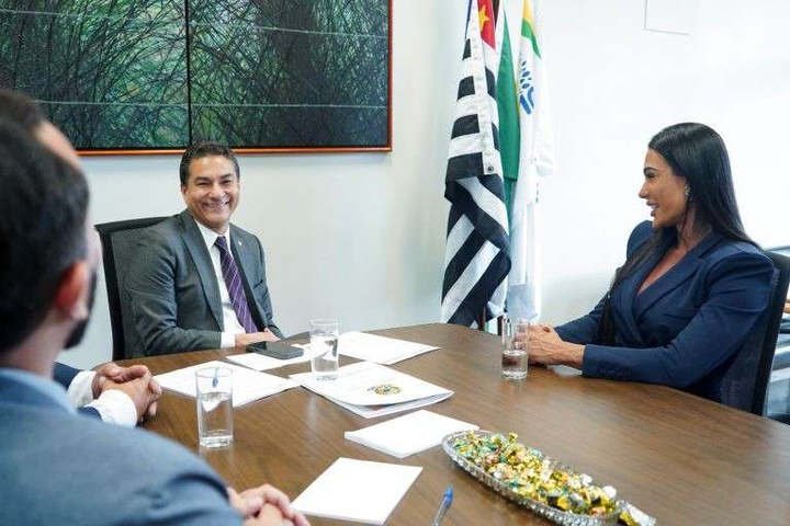 Gracyanne Barbosa se filia ao Republicanos e prepara candidatura a deputada com promessa de 'disciplina' e 'foco'