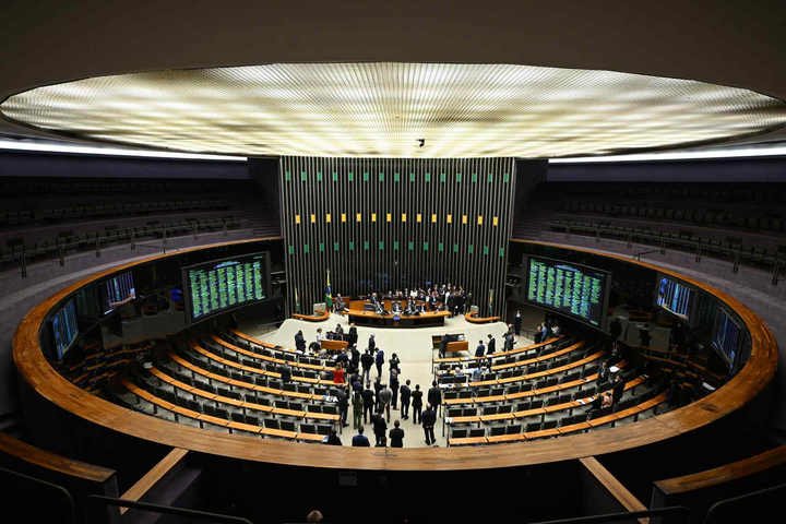 Emendas mantêm patamar recorde em 2026, com previsão de novos embates entre Congresso e STF