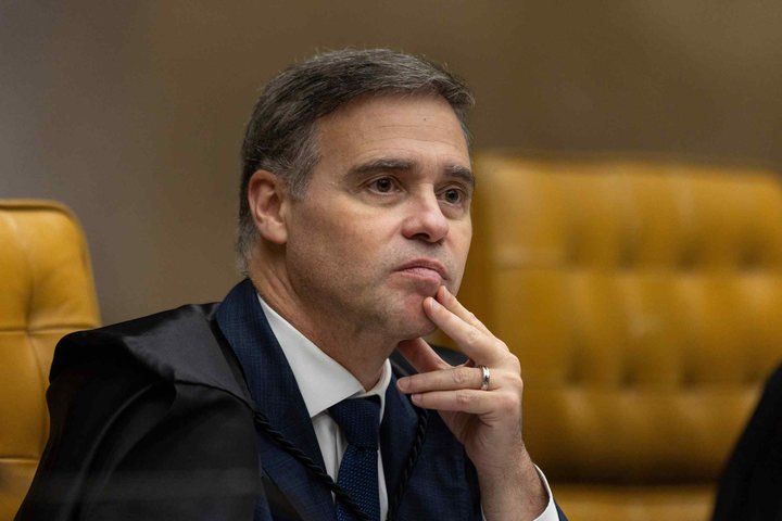 Mendonça amplia força no STF com casos Master e INSS, mas vai reforçar articulação após derrota em julgamento sobre CPI