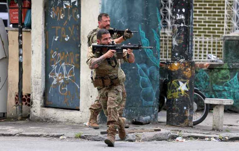 Derrite sugeriu a Tarcísio mandar policiais ao Rio para fazer patrulhamento de rotina