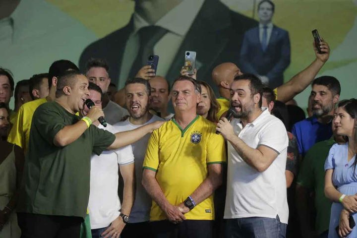 Jair Bolsonaro e Alexandre Ramagem em lançamento de pré-candidatura à prefeitura do Rio - Foto Domingos Peixoto