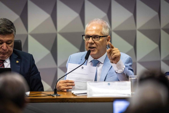 'Pendrive' e 'encomenda' eram códigos para propina a ex-presidente do INSS, aponta PF