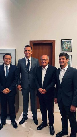 Pacheco encaminha candidatura pelo PSB ao governo de Minas em jantar com cúpula da sigla