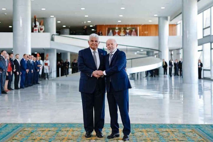 Lula conversa com presidente do Panamá, país ameaçado por Trump, sobre soberania da Venezuela