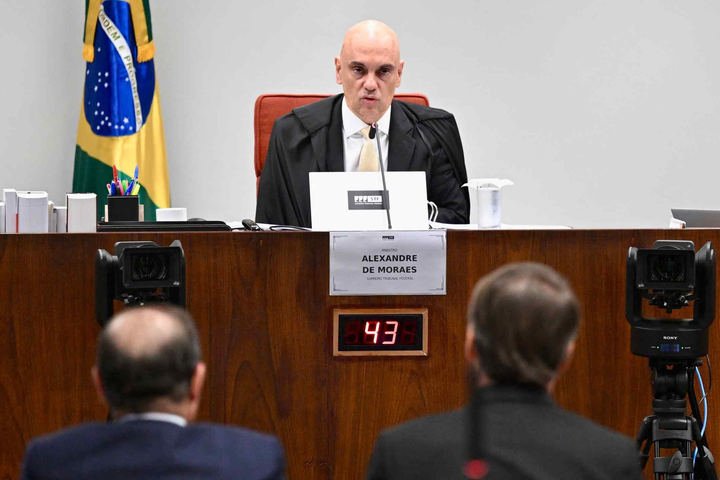 Monarquista, ex-defensores de Eike, Brennand: quem são os advogados de Bolsonaro que ficaram 'perplexos' com prisão