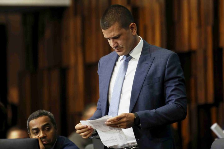 Douglas Ruas desaprova governo Castro, do qual fez parte por três anos, e tenta se descolar da imagem do ex-governador