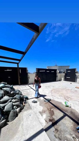 Início das obras na cobertura onde mora o ex-governador Cláudio Castro, em janeiro de 2024 — Foto: Acervo pessoal/Agência O Globo