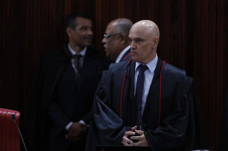 Julgamento da ação contra a chapa Jair Bolsonaro e Walter Braga Netto, no Tribunal Superior Eleitoral. Na foto chegada dos ministros para o julgamento.   — Foto: Cristiano Mariz / Agência O Globo