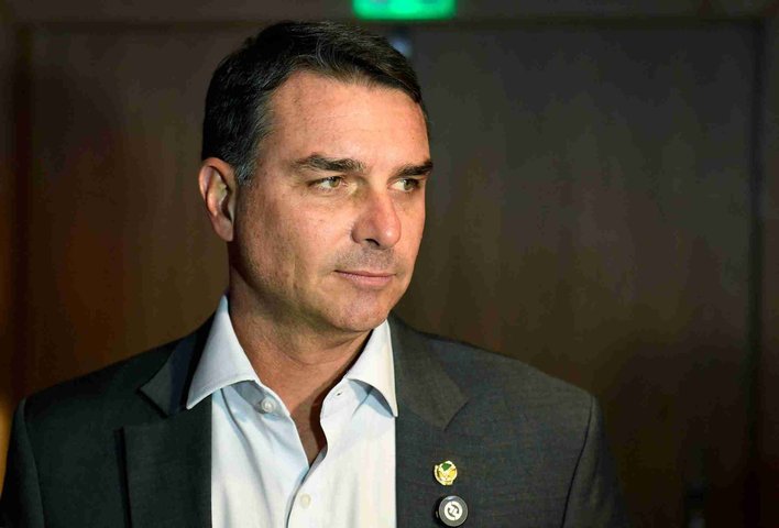 Campanha de Flávio diz ter definido nome de vice em chapa presidencial e que anunciará nesta quarta-feira