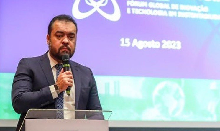 Jogo Político: Cláudio Castro acerta salário de R$ 38 mil com o PL e abre escritório de advocacia