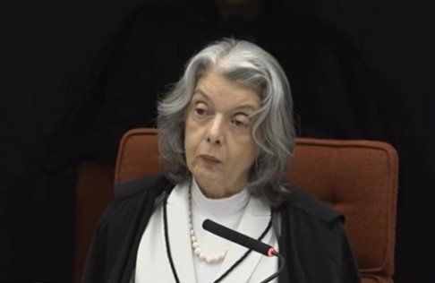Cármen Lúcia vota por derrubar mudanças na Lei da Ficha Limpa que reduz prazo de inelegibilidade de políticos condenados