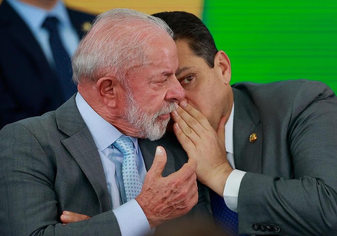 Lula sanciona projeto de autoria de Alcolumbre, mas presidente do Senado não deve participar de agenda