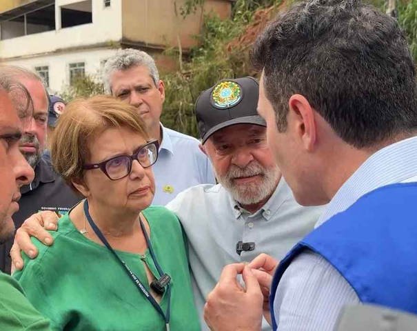 Presidente Lula em visita a Juiz de Fora, cidade atingida pelas chuvas na Zona da Mata, ao lado da prefeita Margarida Salomão (PT) e do ministro Jader Filho — Foto: Reprodução/Instagram