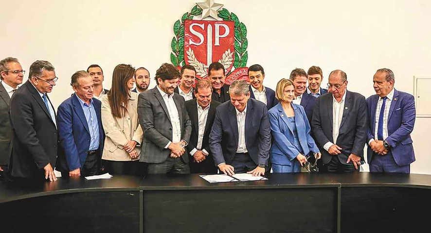 Tarcísio vai de favorito do Centrão a plano B para o Planalto