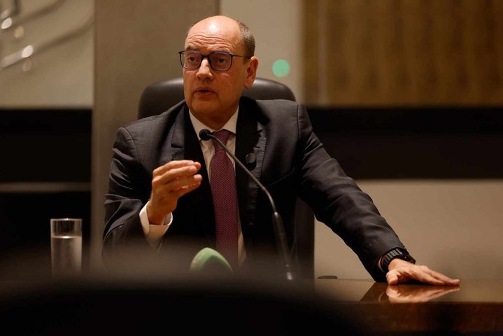 Governador em exercício do Rio adia convocação de eleição-tampão após citar dúvidas sobre pleito ser direto ou indireto