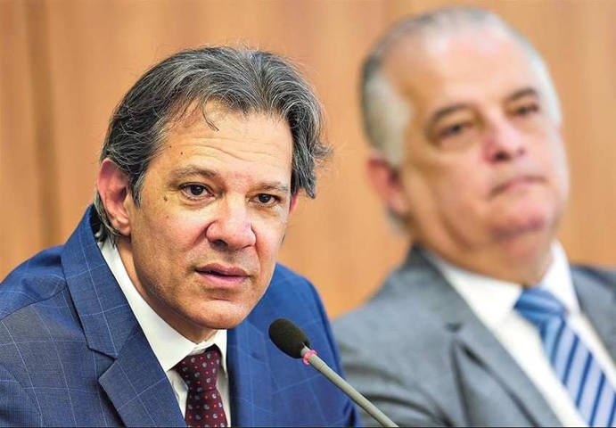 PT e PSB vivem impasse em SP para evitar subida de Tarcísio com desistências e temem impacto em Lula