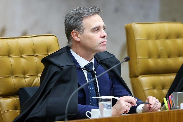 Mendonça autorizou quebra de sigilo de filho de Lula antes de CPI após pedido da PF