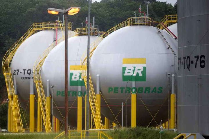 Refinaria Gabriel Passos, em Betim, Minas Gerais — Foto: Douglas MAGNO / AFP