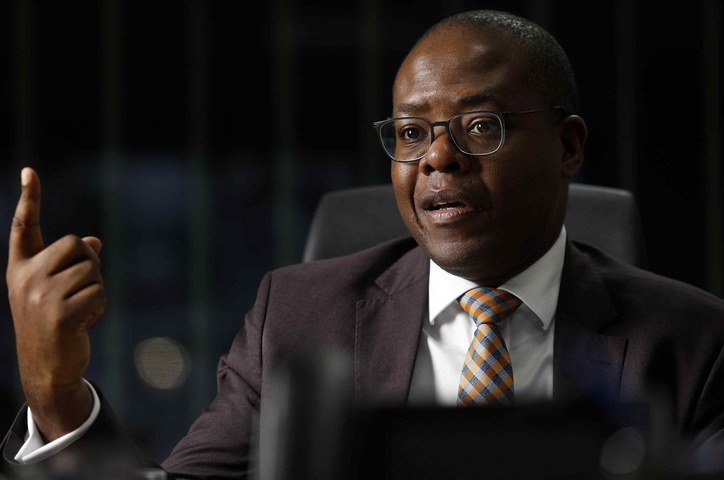 PGR denuncia Silvio de Almeida por importunação sexual contra Anielle Franco