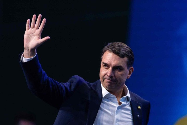 Aliados de Flávio minimizam impacto de caso Master em pesquisa e veem espaço para direita crescer no 2º turno