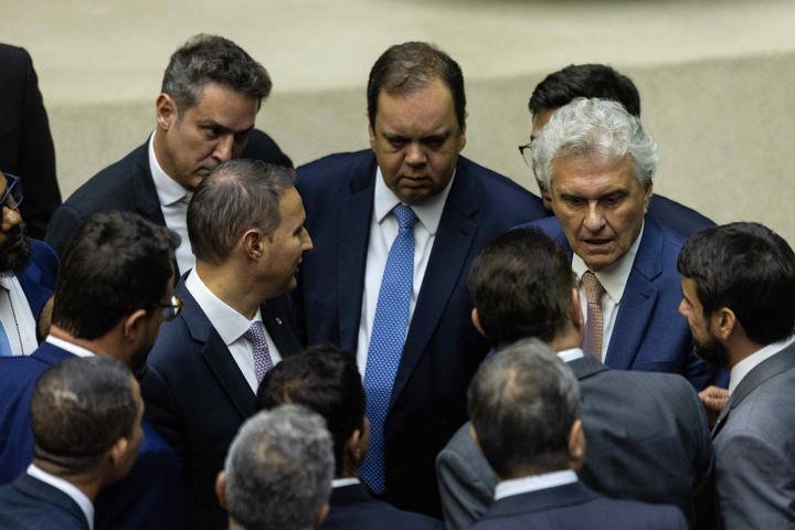 Moraes autoriza Derrite a visitar Bolsonaro na Papudinha