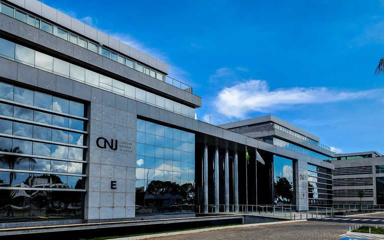 CNJ aprova nova pena máxima em substituição à aposentadoria compulsória para juízes sob investigação
