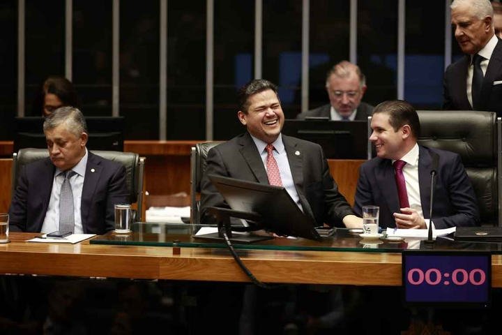 Em cerimônia dos 200 anos da Câmara, Motta defende Parlamento como “retrato do Brasil” e Alcolumbre exalta a “tolerância”