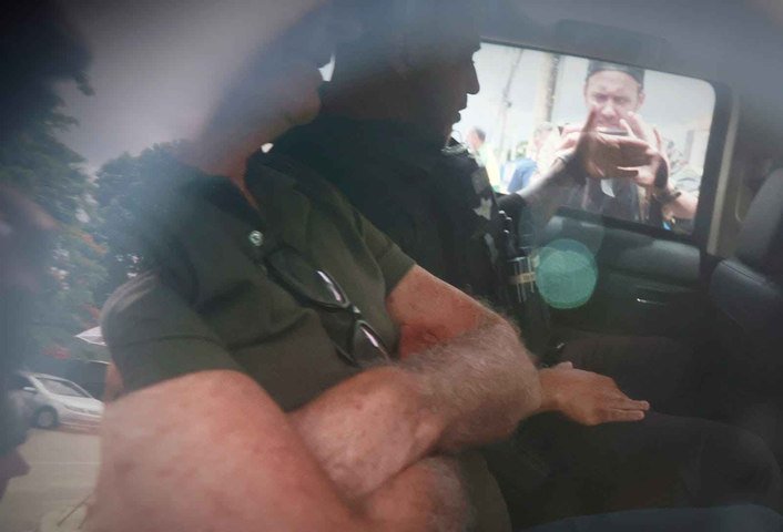 Bolsonaro chega a hospital em Brasília após Moraes autorizar exames depois de queda na prisão da PF