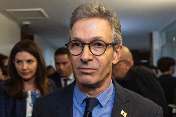 Zema usa avião oficial do governo de Minas para pré-campanha e gera gasto recorde com combustível