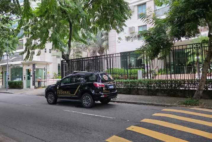 Estão sendo cumpridos 17 mandados de busca e apreensão — Foto: Foto de leitor