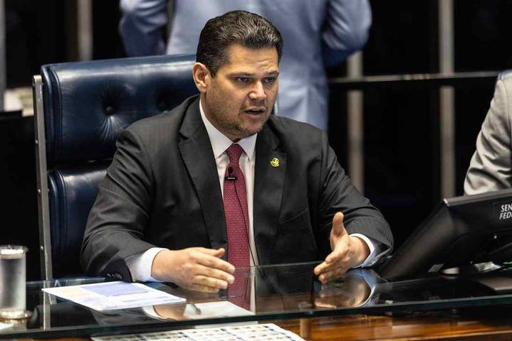 Alcolumbre responde a Messias e diz que analisará indicação ao STF 'no momento oportuno'