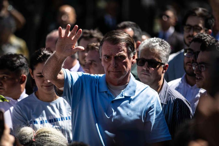 Michelle acompanhando, eletrônicos proibidos e vigilância 24 horas: como será a internação de Bolsonaro no hospital