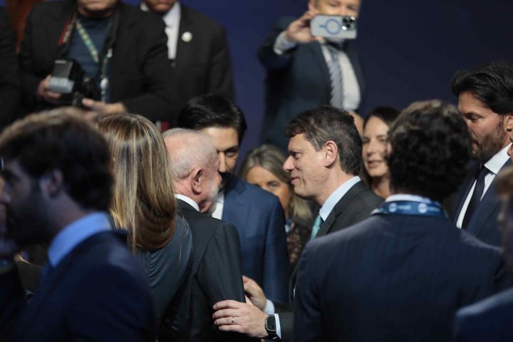 Indiretas e conversas sobre ‘ginástica’: Lula e Tarcísio têm interação cordial em encontro SP; veja vídeo