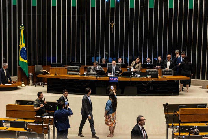 Associações condenam impedimento do trabalho de jornalistas na Câmara: 'Incompatível com a liberdade de imprensa'