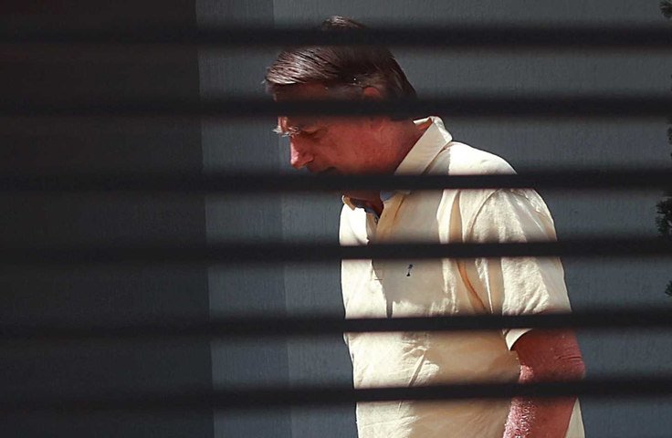 Preso, Bolsonaro se livra de caso da 'Abin paralela', mas ainda é investigado em outras frentes