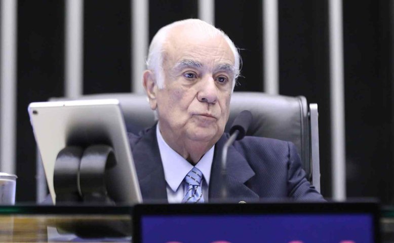 Quem é o único deputado do PL que assinou a cassação de Ramagem e Eduardo Bolsonaro